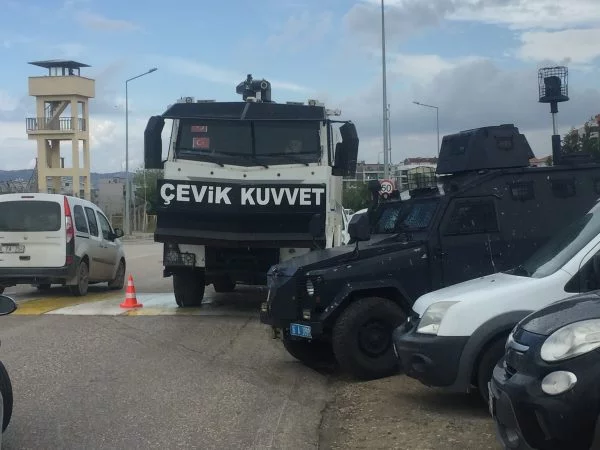 Bursa'da cezaevinde bomba paniği! Çok sayıda polis sevk edildi