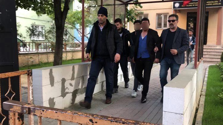Bursa'da alkollü eğlence mekanında polisler varken pompalıyla ateş açtılar