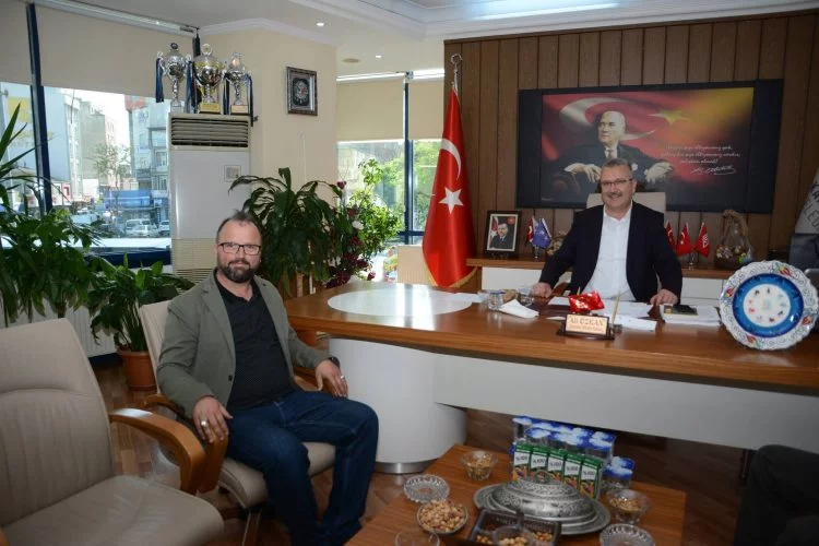 Bursa'da o isim Saadet Partisi'nden istifa edip AK Parti'ye geçti