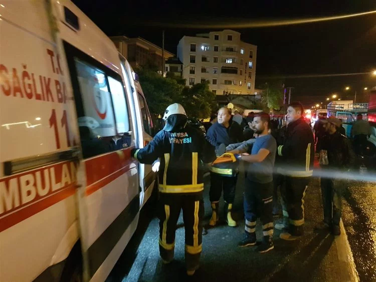 Bursa'da zincirleme kaza! Çok sayıda ambulans sevk edildi