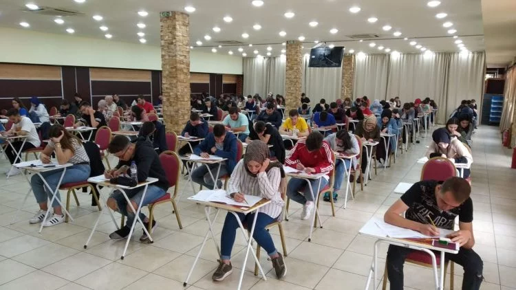 Uludağ Üniversitesi'nin yabancı öğrencilere yönelik sınavına yoğun ilgi