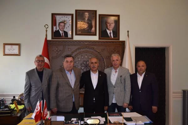 Bursa futbol camiasından Başkan Aydın'a ziyaret