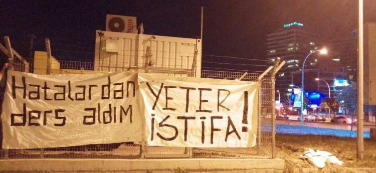 Bursaspor taraftarından pankartlı isyan