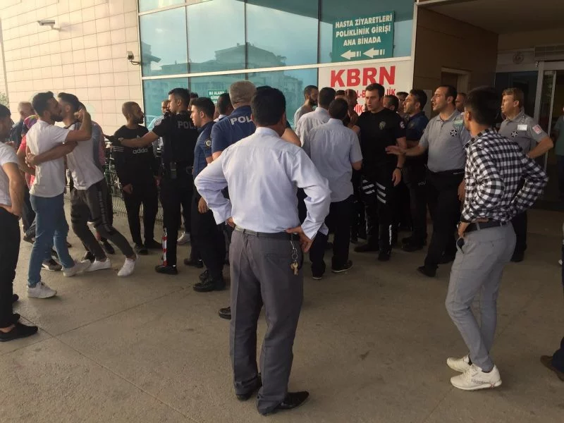 Bursa'da sokakta başlayan kavga, hastanede devam etti