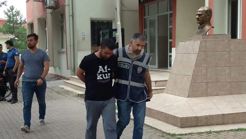 Bursa'da çalıştıkları iş yerini soymaya çalışan zanlılar yakalandı