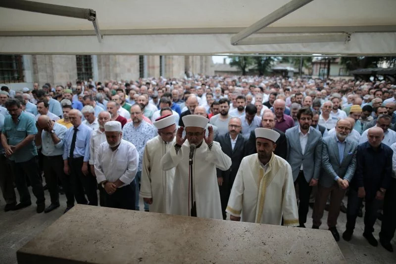 Ulu Cami'de Muhammed Mursi için gıyabi cenaze namazı kılındı