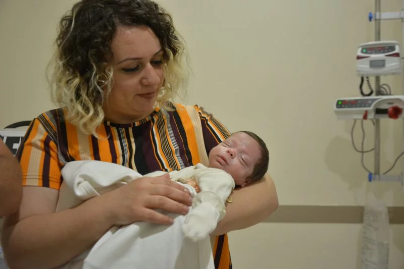 Bursa'da küçük mucize! 3 aylık prematüre bebeğe apandisit ameliyatı