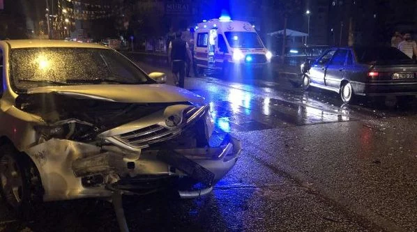 Bursa'da gece yarısı feci kaza