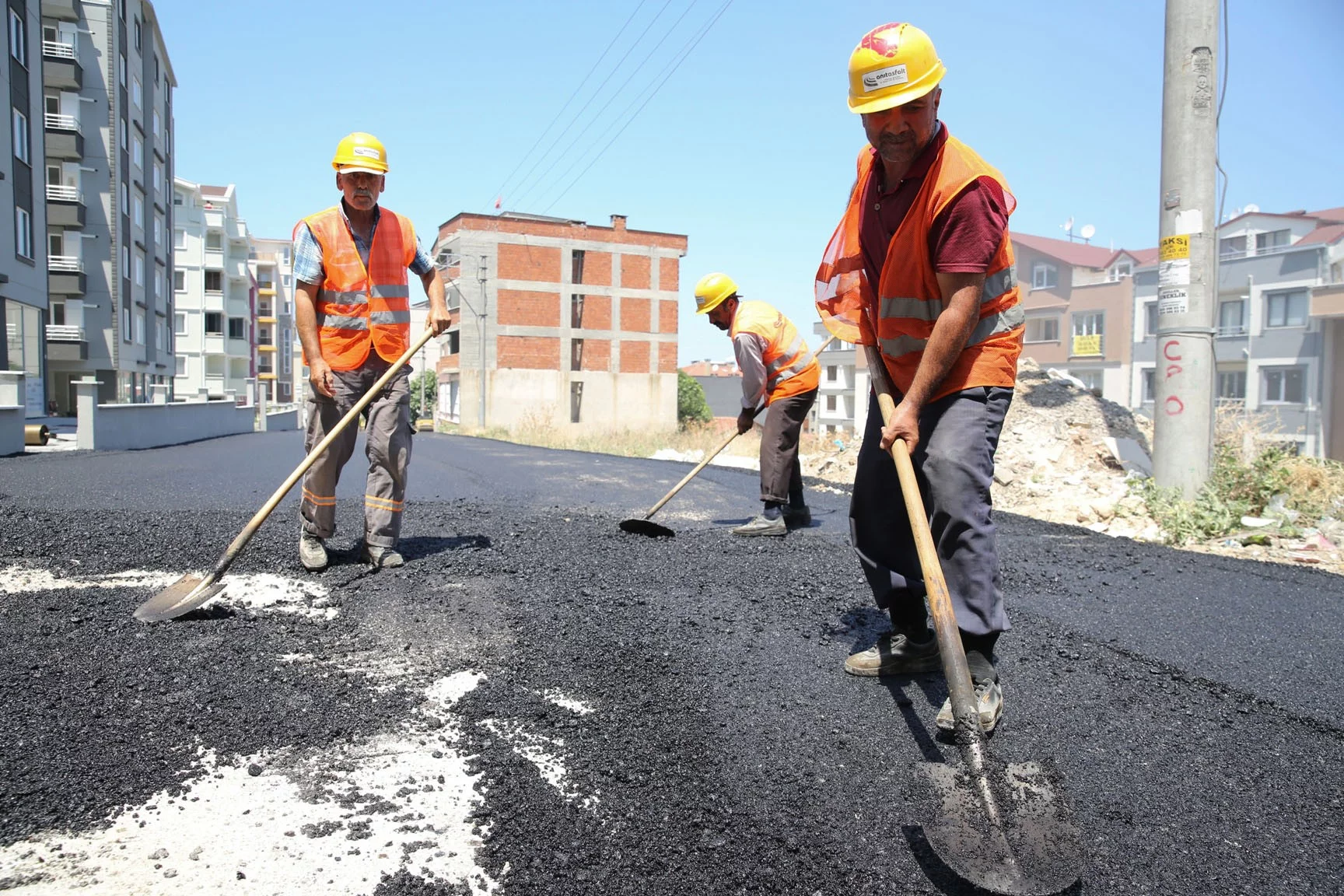 Nilüfer'de asfalt çalışmaları sürüyor