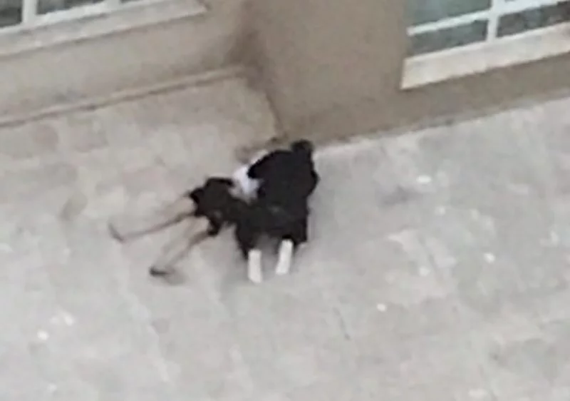 Bursa'da 4. kattan düşen sevgilisinin başında ağlayan gence tahliye