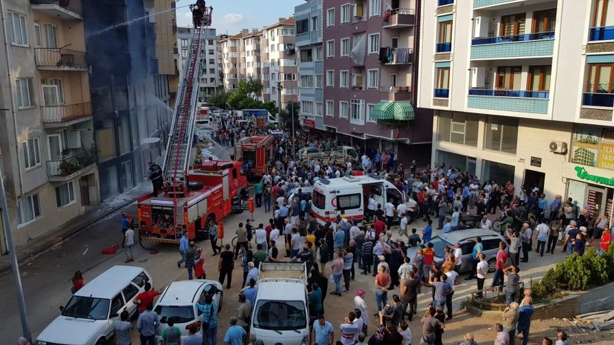 Bursa'da klima patladı mahalle savaş alanına döndü