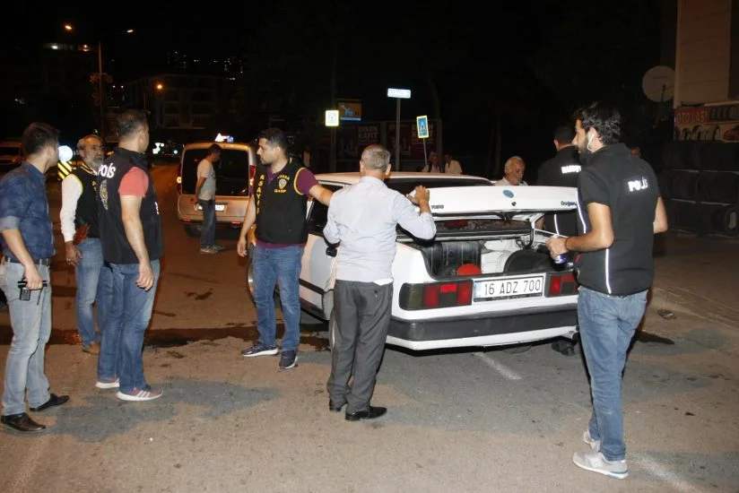 Bursa'da 250 polis 'huzur' mesaisi yaptı