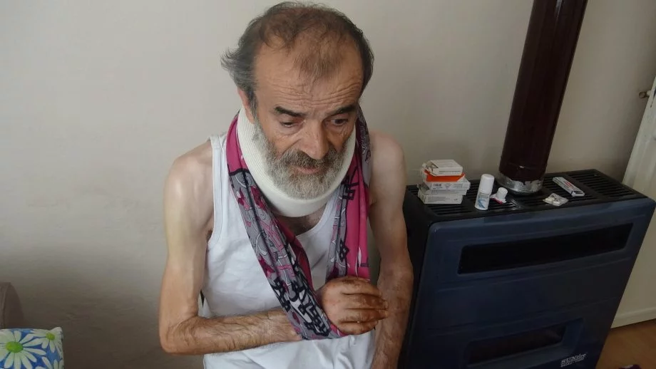 Bursa'da hastalığına teşhis konulamayan yaşlı adam yardım bekliyor