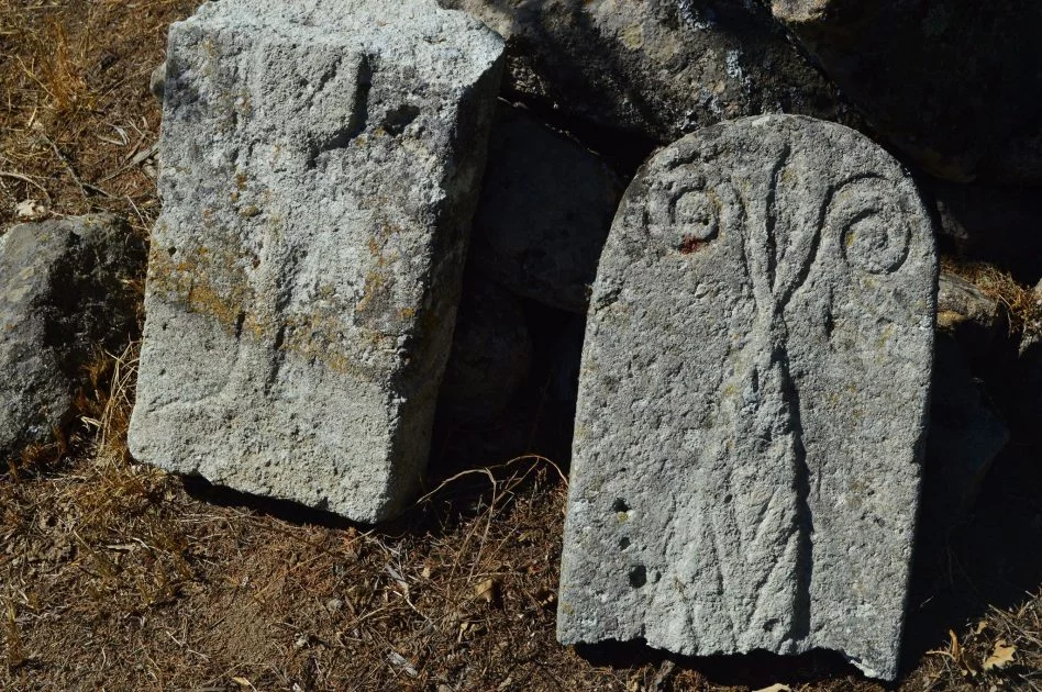 Her karıştan tarih fışkırıyor! Bursa'da yüzlerce yıllık koç başlı mezar taşı bulundu