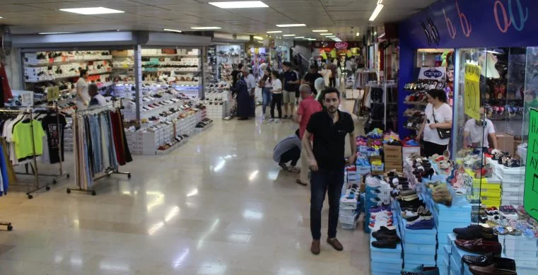 Bursa'da alışverişin merkezi alt geçitler