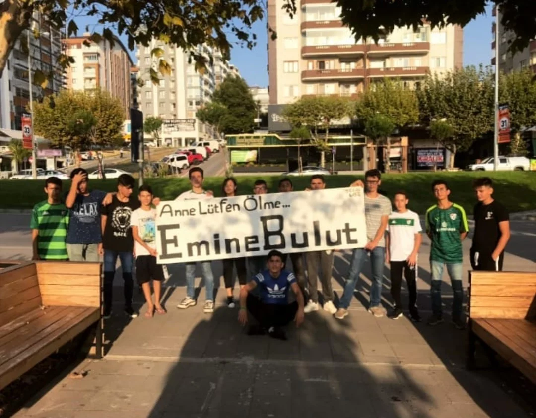 Bursalı çocuklardan 'anne lütfen ölme' protestosu
