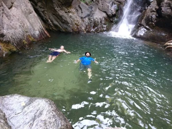 Uludağ'daki doğal havuzlar ziyaretçi akınına uğruyor