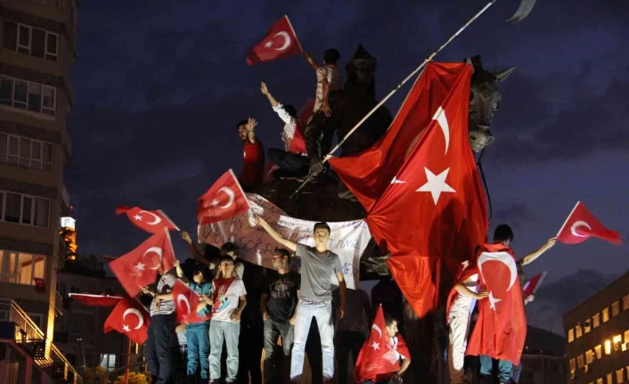Ak Parti Bursa İl Başkanı Davut Gürkan darbe gecesini anlattı