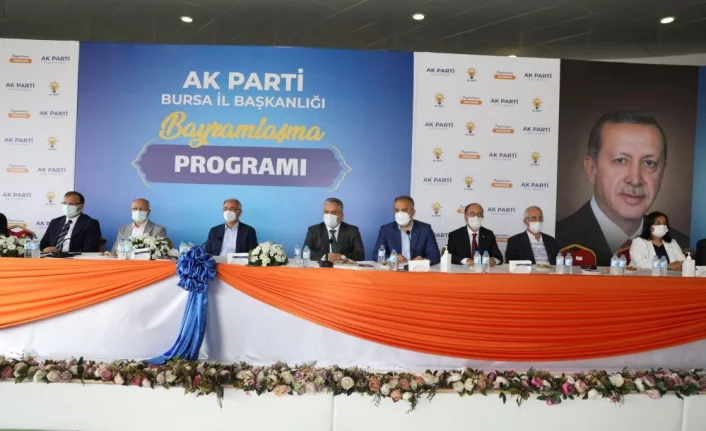 AK Parti Bursa İl Teşkilatı bayramlaşma töreninde bir araya geldi