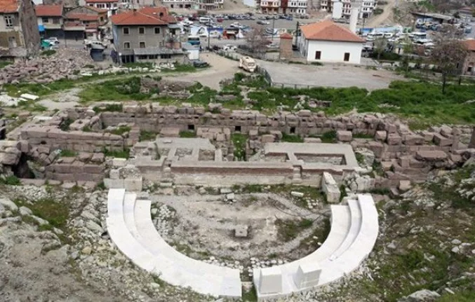 Antik Roma Tiyatrosu'nda çevre düzenleme ihalesi