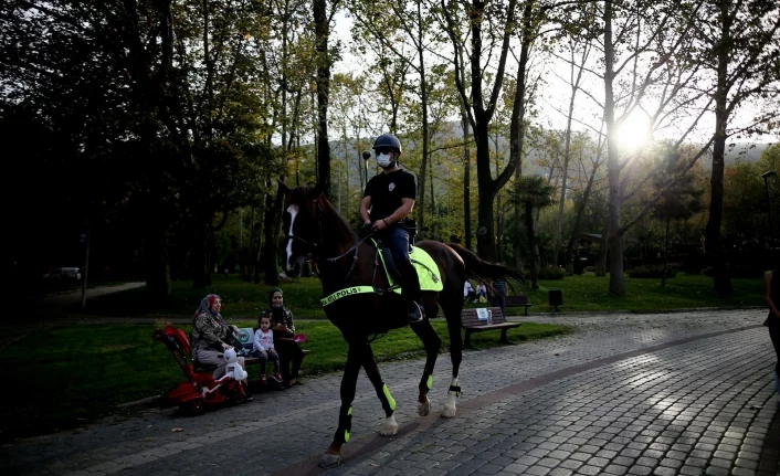 Atlı polisler Bursa sokaklarında!