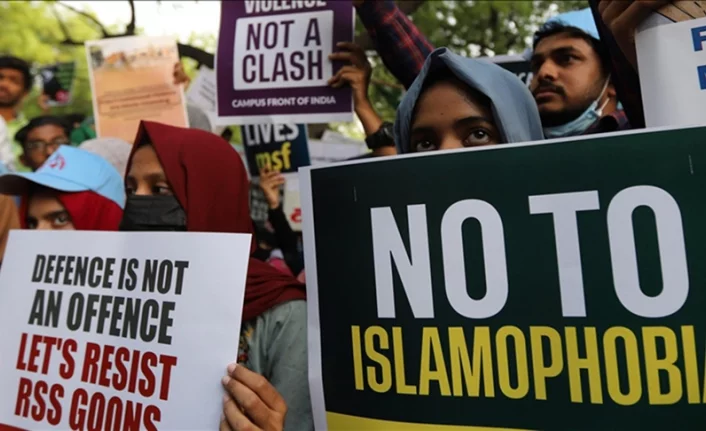 Avrupa İslamofobi Raporu:  İslam karşıtlığı kurumsallaşıyor