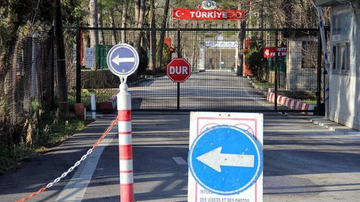 Avrupa'ya açılan sınır kapıları kapatıldı