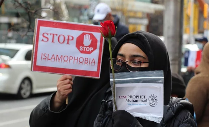 Avrupa’da nevrotik kaygı ve İslam’a karşı nefret anlatıları