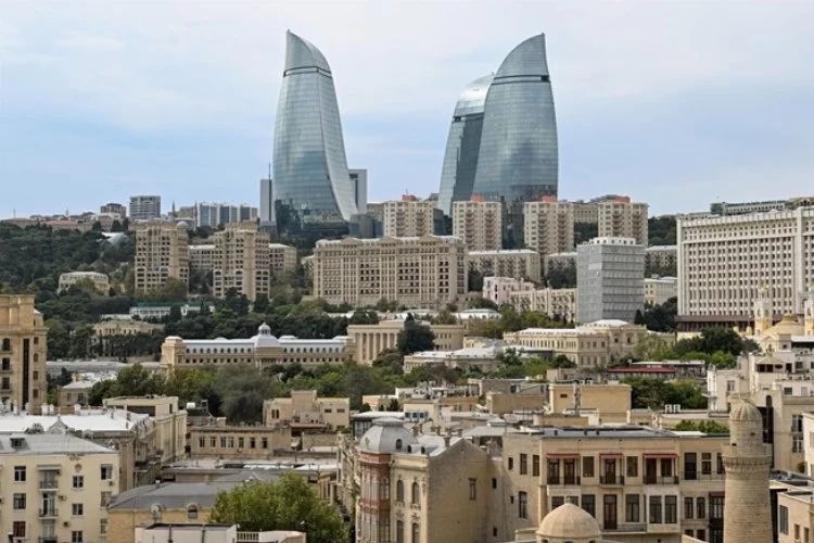 Azerbaycan'da ulaşımdaki engeller "Türk malı" projeyle aşılacak