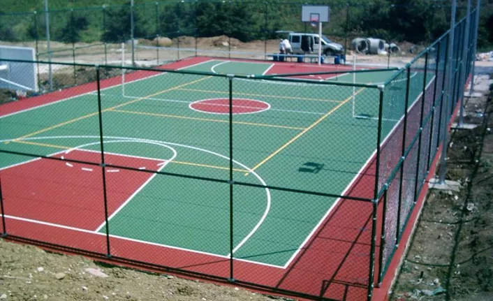 Basketbol ve voleybol sahası yaptırılacaktır