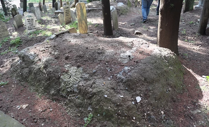 Bursa'da esrarengiz olay geceleri mezarları çimentoyla kapatıyor