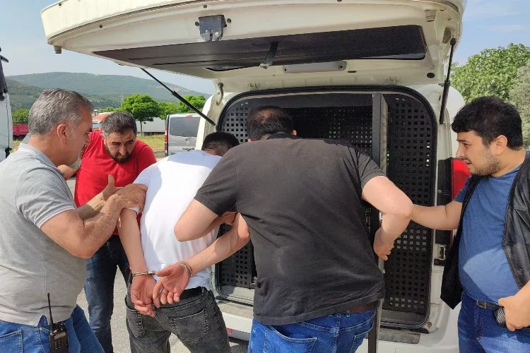 Bursa’da sıfır kilometre minibüsü çalan zanlı yakalandı