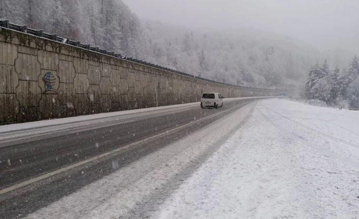 Bursa-Ankara yolunda kar süprizi