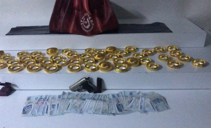 Bursa'da 100 bin lira değerinde altın çaldı, İstanbul'da yakayı ele verdi