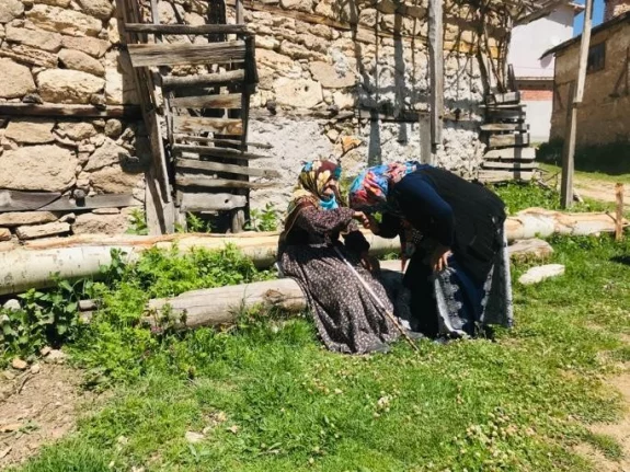 Bursa'da 108 yaşındaki kadın 50 gün sonra sokağa çıktı!