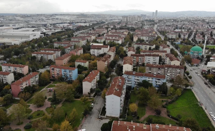 Bursa'da 10 bin insan çatlak binalarda ölüm korkusuyla yaşıyor!