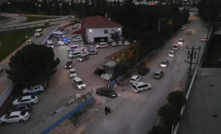 Bursa'da 120 polisle uyuşturucu operasyonu saniye saniye kamerada