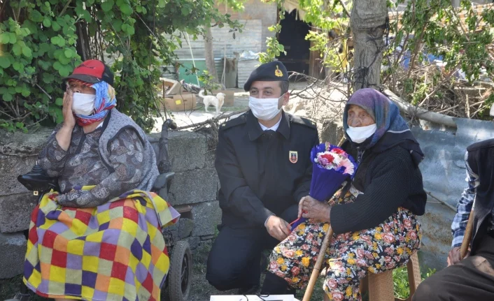Bursa'da 120 yaşındaki anneye Anneler Günü sürprizi