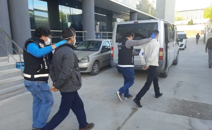 Bursa'da 12 uyuşturucu taciri yakalandı