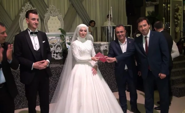 Bursa'da 20 kişinin şahitlik ettiği nikah herkesi şaşırttı