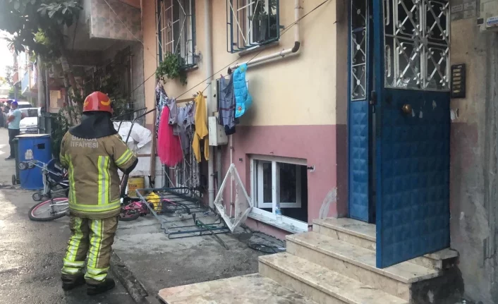 Bursa'da 5 katlı apartmanda korkutan yangın!