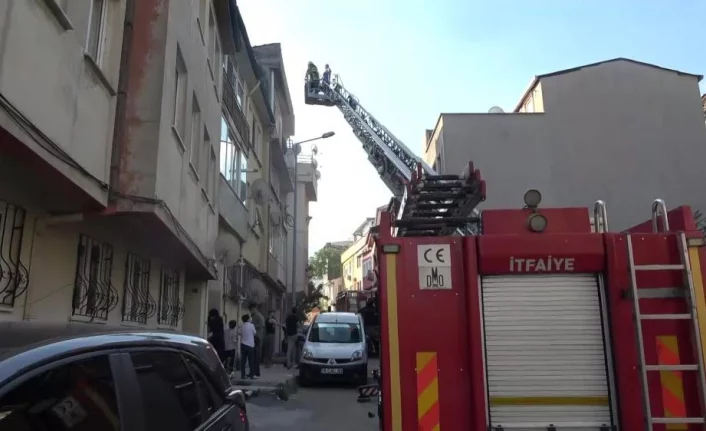 Bursa'da 5 katlı apartmanda yangın paniği!