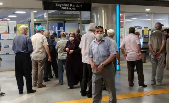Bursa'da 65 yaş üstünün ücretsiz ulaşım çılgınlığı!