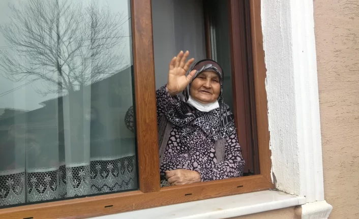 Bursa'da 80 yaşındaki kadın korona virüsü yendi
