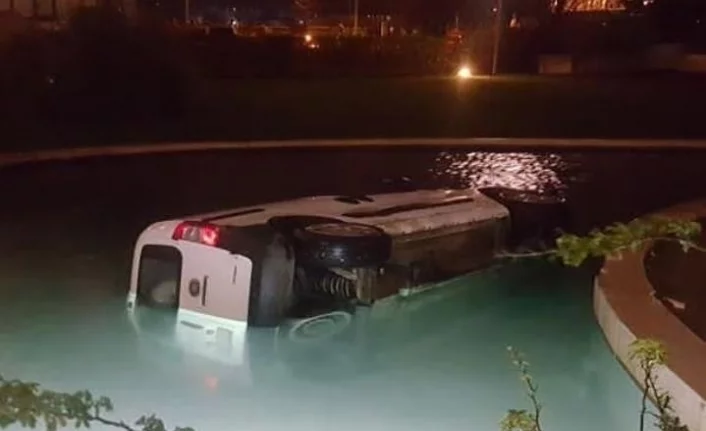 Bursa'da alkollü sürücü site havuzuna uçtu
