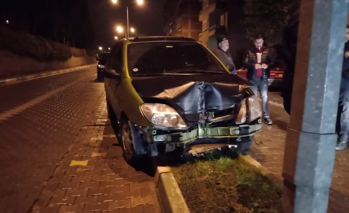 Bursa'da alkollü sürücünün akıllı telefon merakı kazaya sebep oldu