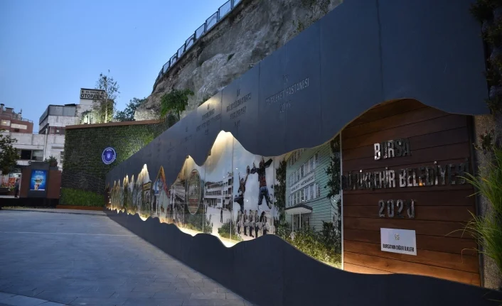 Bursa'da Altıparmak'a anı duvarı!
