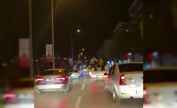 Bursa'da asker ve düğün konvoyunda caddeleri birbirine kattılar