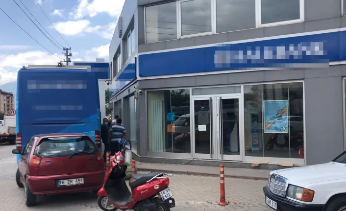 Bursa'da bir banka şubesi karantinaya alındı!