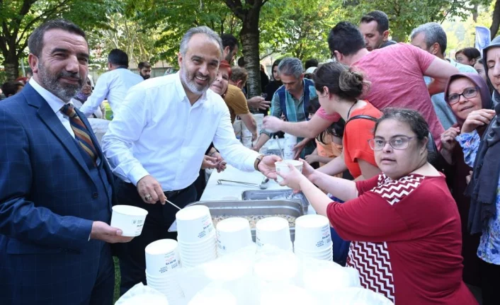 Bursa'da çölyak hastalarına glütensiz aşure